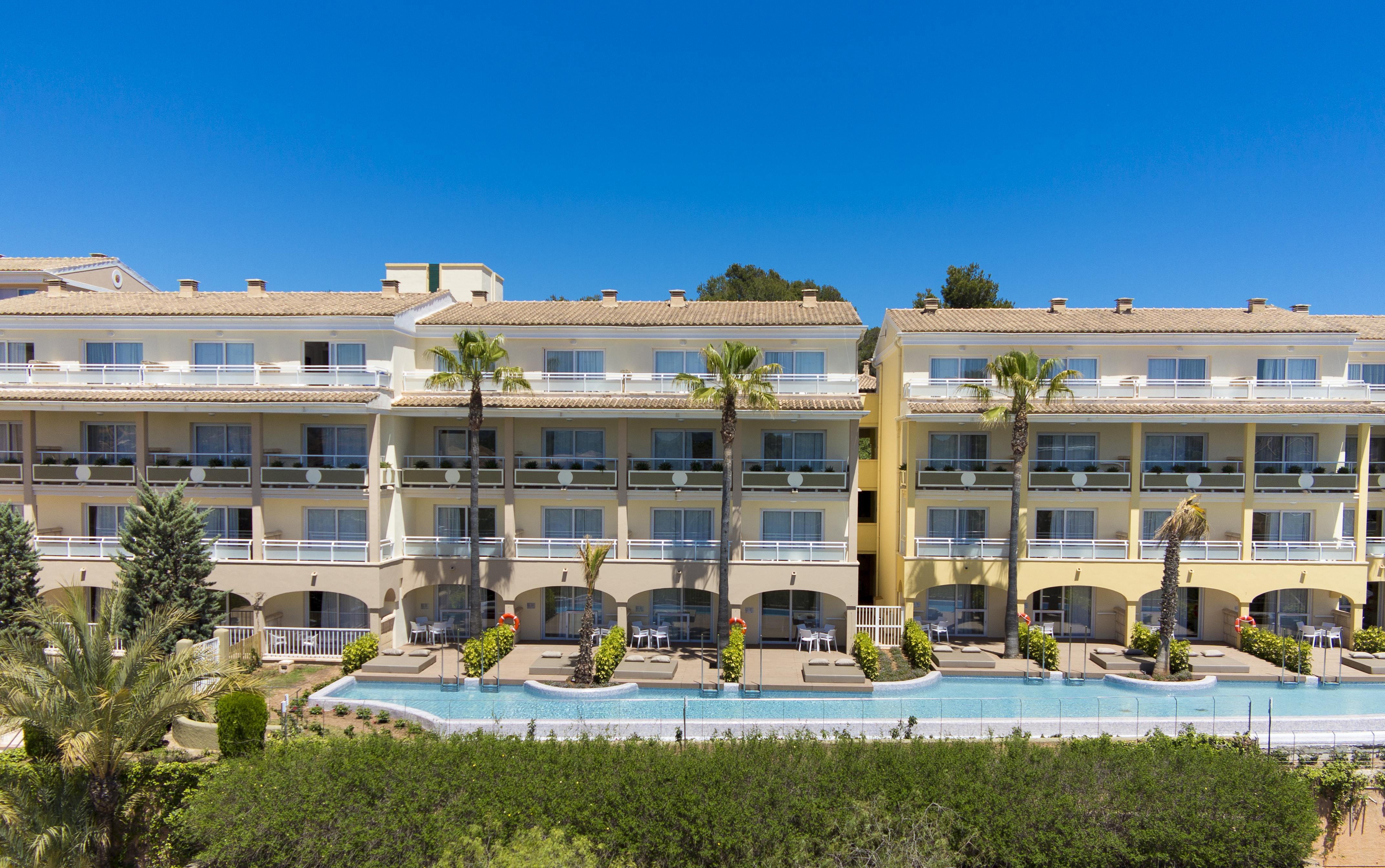Insotel Cala Mandia Resort Esterno foto