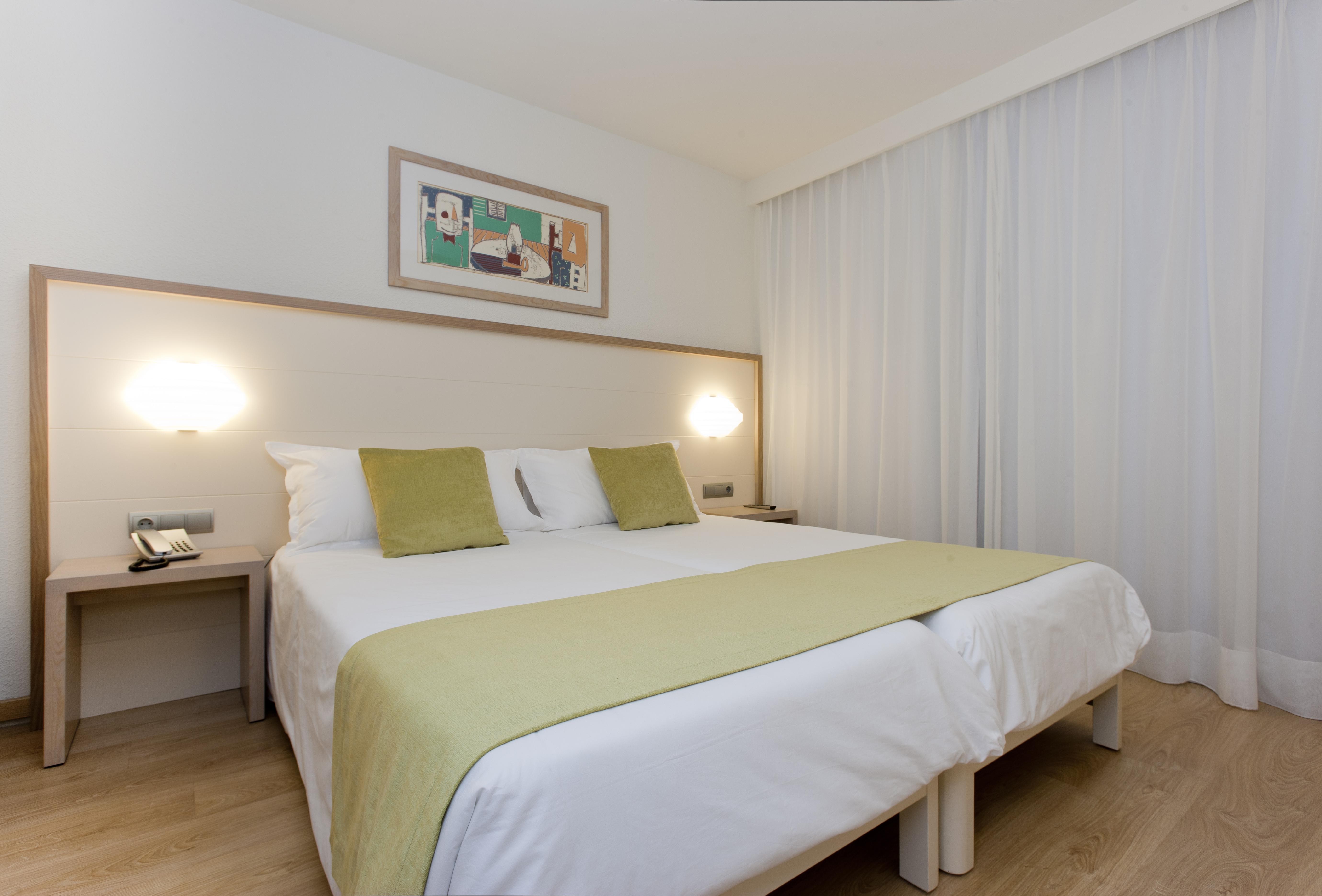 Insotel Cala Mandia Resort Esterno foto