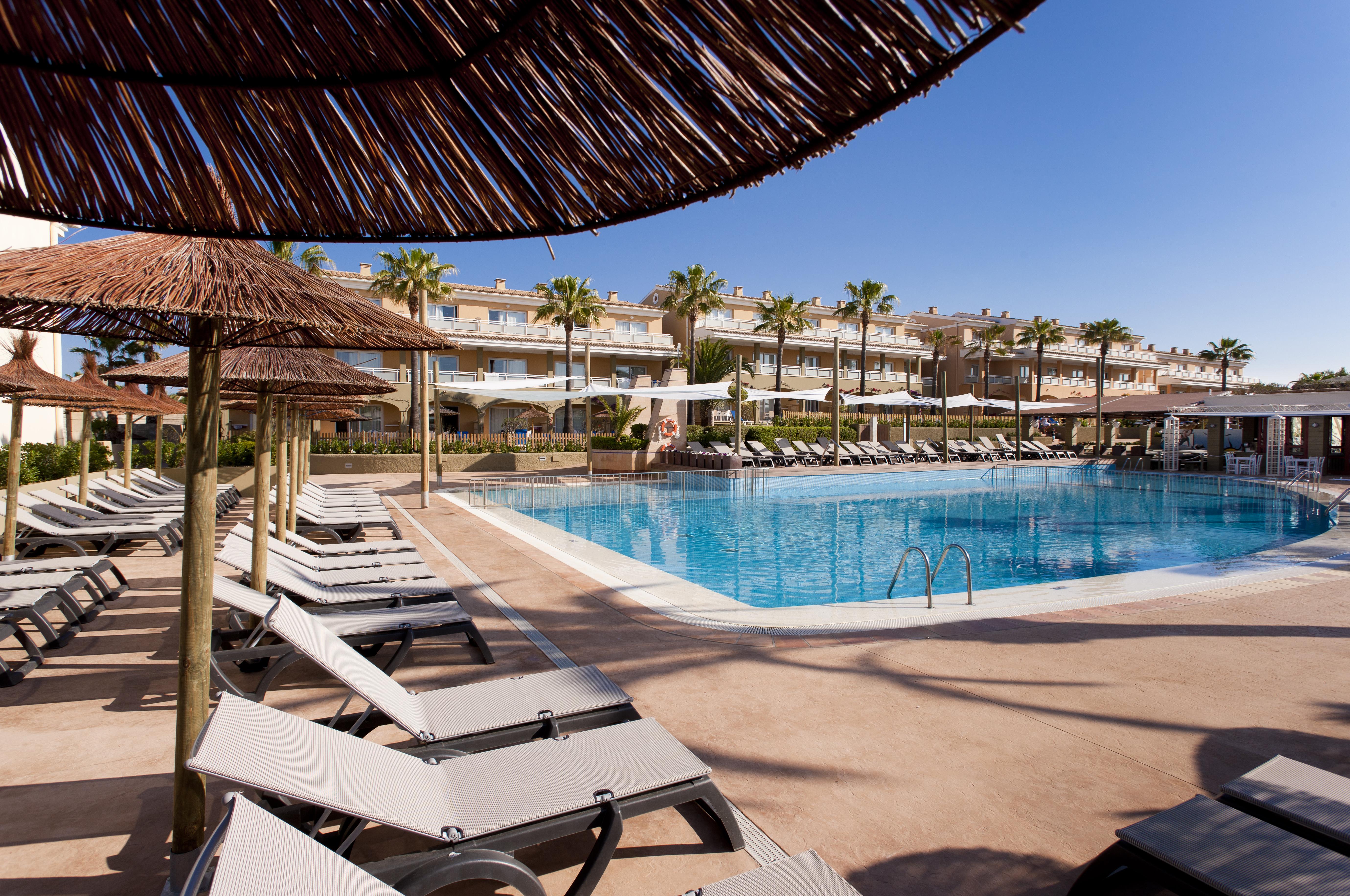 Insotel Cala Mandia Resort Esterno foto